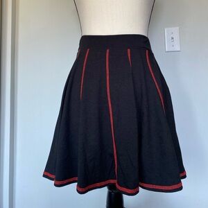 HOT TOPIC - Black And Red Skirt